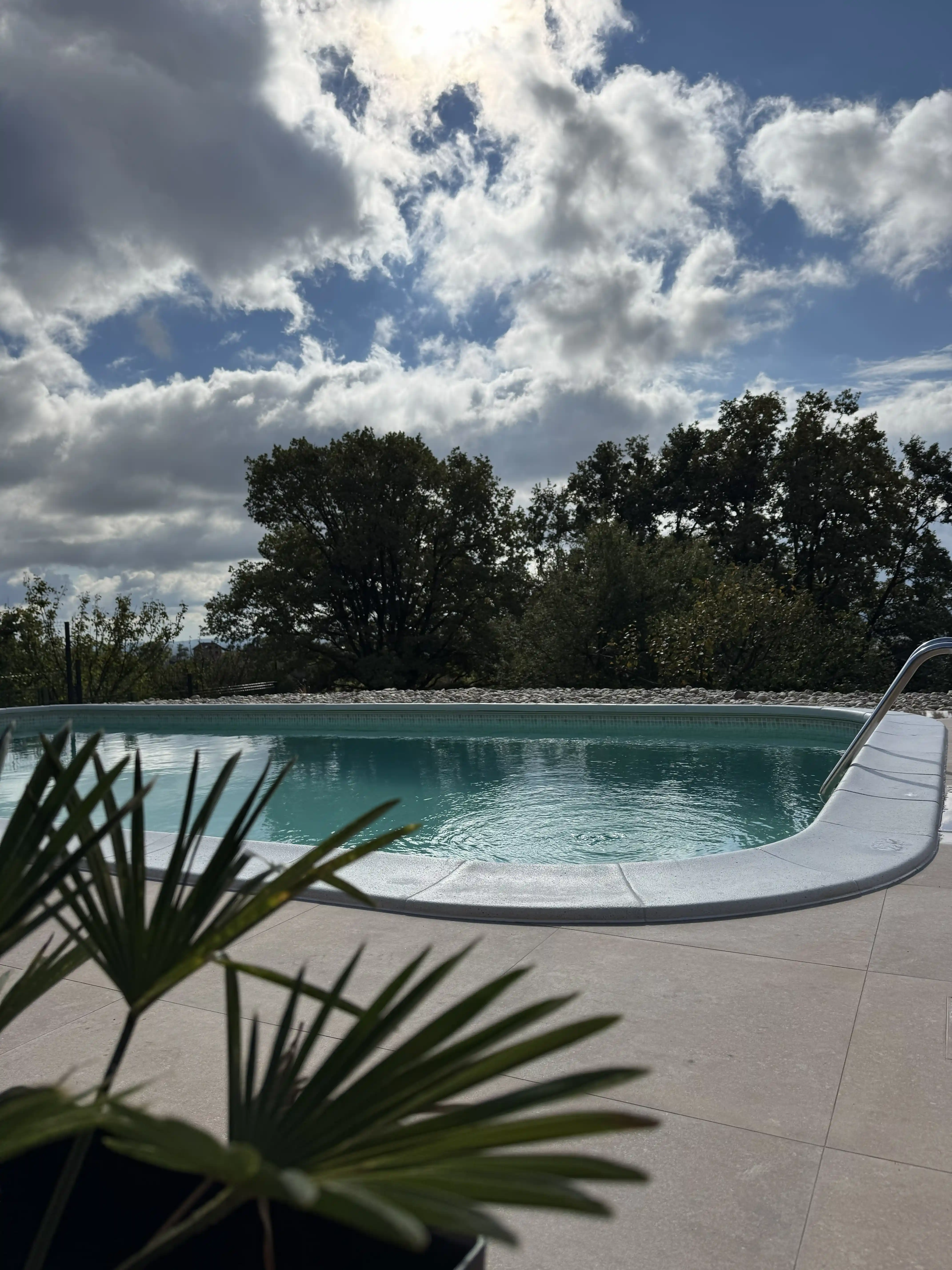 Villa Rossa bazen close-up